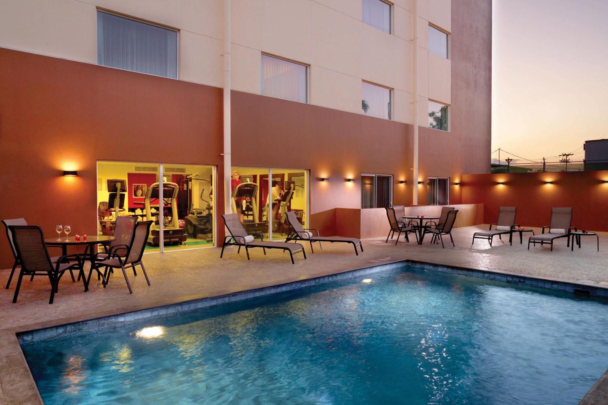 Courtyard By Marriott San Jose Airport Río Segundo