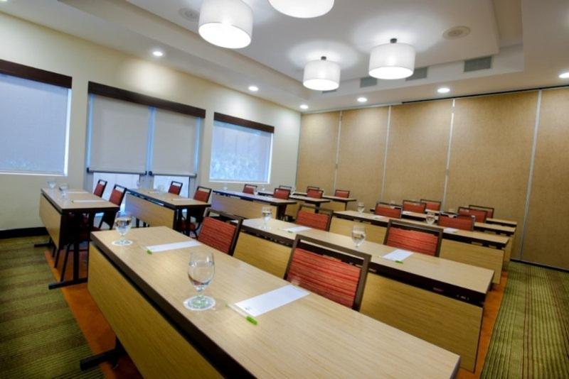 Courtyard By Marriott San Jose Airport 3*
