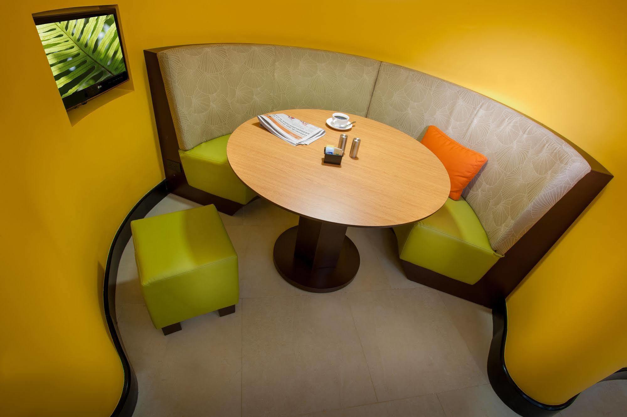 Hotel Courtyard By Marriott San Jose Airport 3*