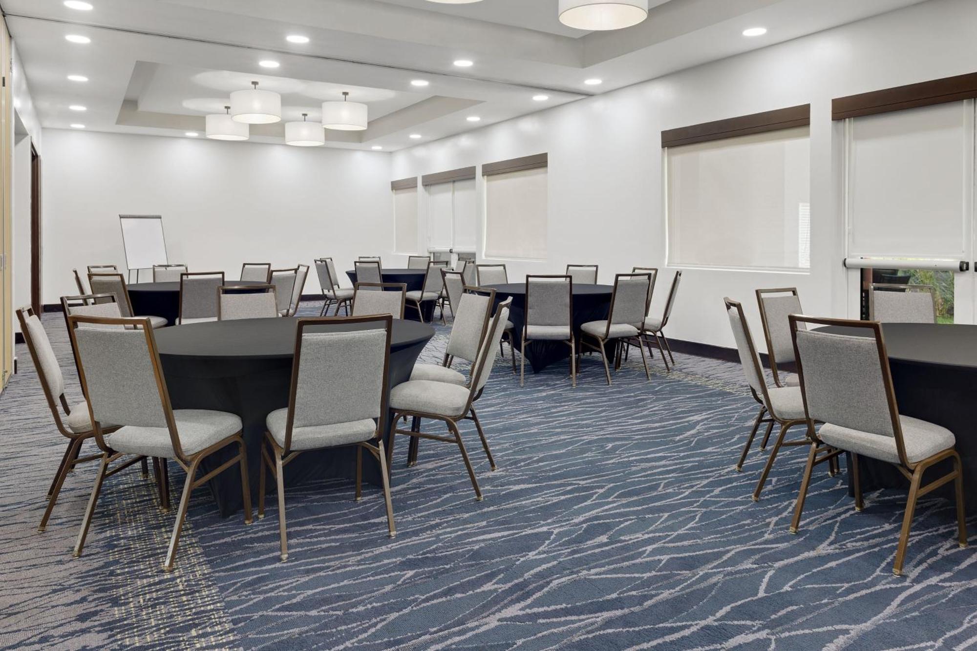Courtyard By Marriott San Jose Airport Hotel 3*