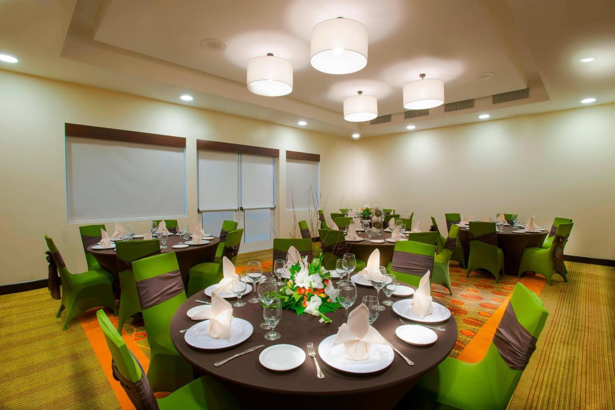 Hotel Courtyard By Marriott San Jose Airport 3*