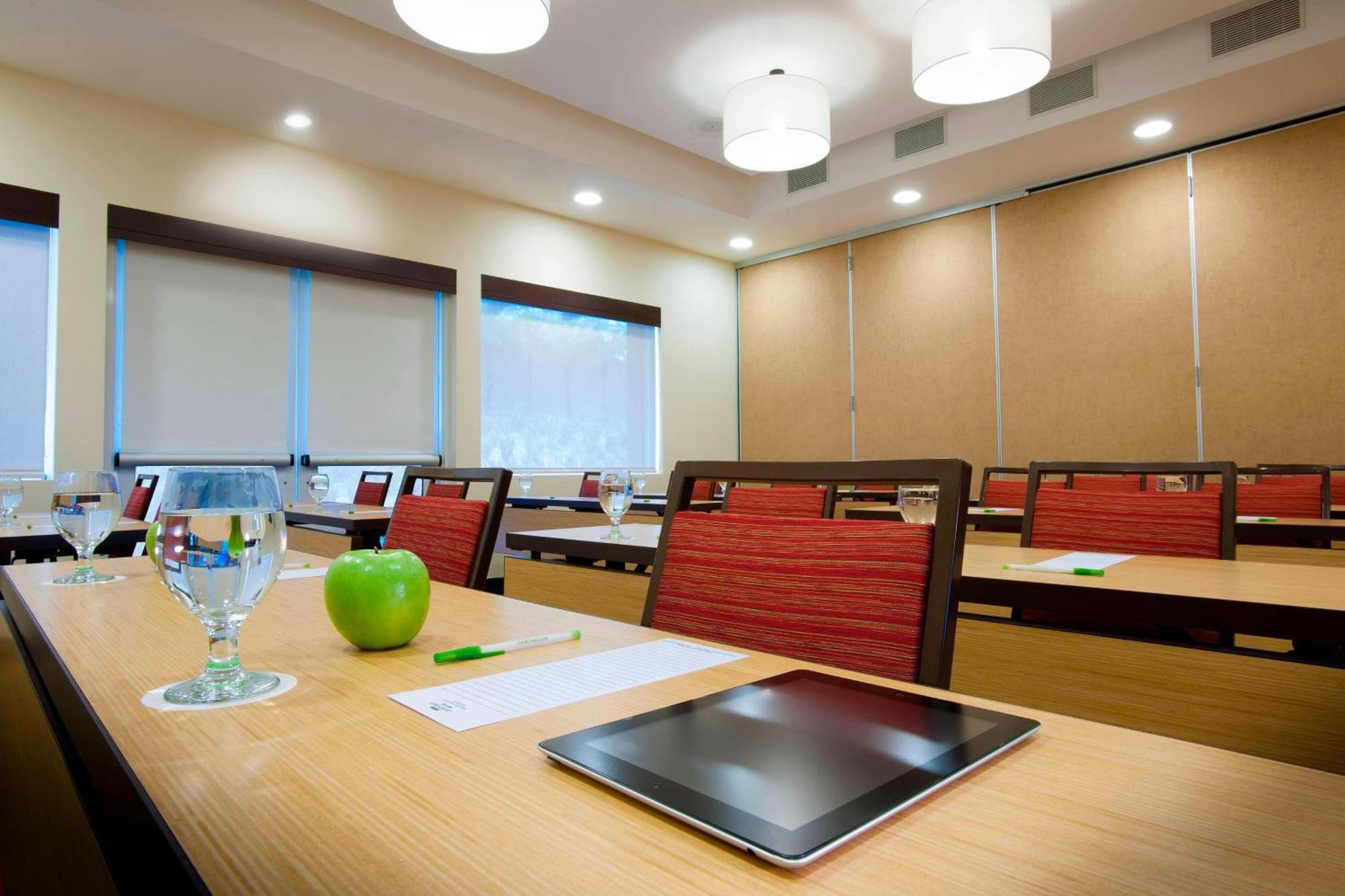 Hotel Courtyard By Marriott San Jose Airport 3*